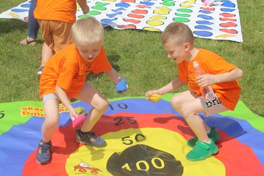 Chełm. Przedszkoliada - radosny dzień przedszkolaków przy hali Miejskiego Ośrodka Sportu i Rekreacji [GALERIA]