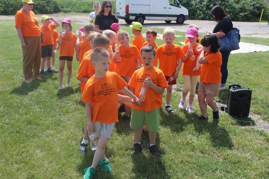 Chełm. Przedszkoliada - radosny dzień przedszkolaków przy hali Miejskiego Ośrodka Sportu i Rekreacji [GALERIA]