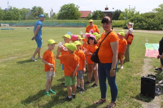 Chełm. Przedszkoliada - radosny dzień przedszkolaków przy hali Miejskiego Ośrodka Sportu i Rekreacji [GALERIA]