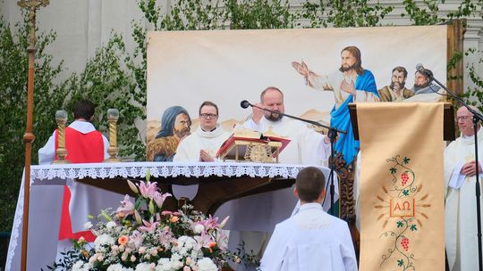 Chełm. Boże Ciało 2025 - uroczysta msza św. w kościele pw. Rozesłania Świętych Apostołów [GALERIA ZDJĘĆ]