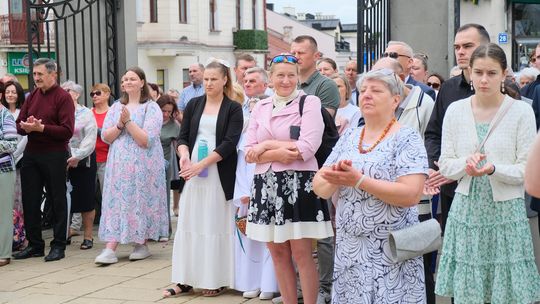 Chełm. Boże Ciało 2025 - uroczysta msza św. w kościele pw. Rozesłania Świętych Apostołów [GALERIA ZDJĘĆ]
