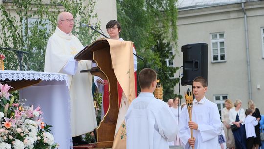 Chełm. Boże Ciało 2025 - uroczysta msza św. w kościele pw. Rozesłania Świętych Apostołów [GALERIA ZDJĘĆ]