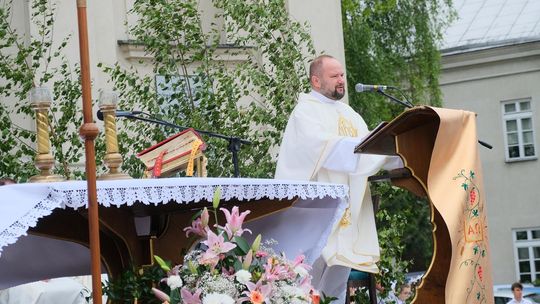 Chełm. Boże Ciało 2025 - uroczysta msza św. w kościele pw. Rozesłania Świętych Apostołów [GALERIA ZDJĘĆ]