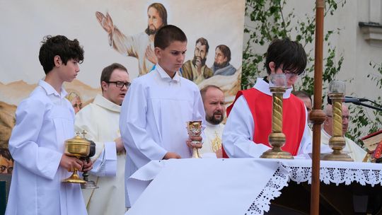 Chełm. Boże Ciało 2025 - uroczysta msza św. w kościele pw. Rozesłania Świętych Apostołów [GALERIA ZDJĘĆ]