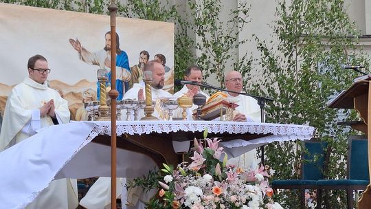 Chełm. Boże Ciało 2025 - uroczysta msza św. w kościele pw. Rozesłania Świętych Apostołów [GALERIA ZDJĘĆ]