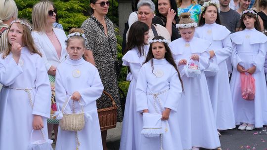 Chełm. Boże Ciało 2025 - uroczysta procesja w centrum miasta [GALERIA ZDJĘĆ]