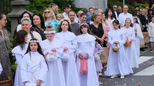 Chełm. Boże Ciało 2025 - uroczysta procesja w centrum miasta [GALERIA ZDJĘĆ]