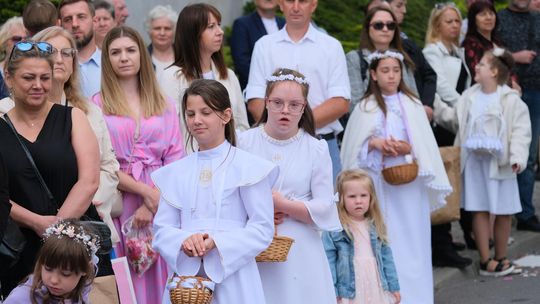 Chełm. Boże Ciało 2025 - uroczysta procesja w centrum miasta [GALERIA ZDJĘĆ]