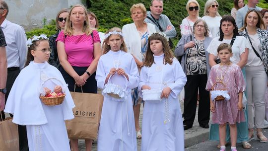 Chełm. Boże Ciało 2025 - uroczysta procesja w centrum miasta [GALERIA ZDJĘĆ]