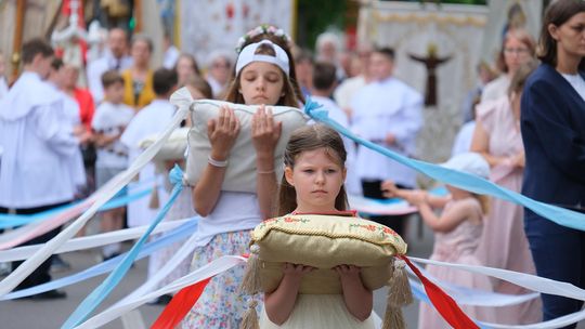 Chełm. Boże Ciało 2025 - uroczysta procesja w centrum miasta [GALERIA ZDJĘĆ]
