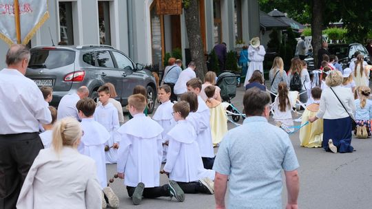 Chełm. Boże Ciało 2025 - uroczysta procesja w centrum miasta [GALERIA ZDJĘĆ]