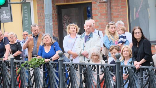 Chełm. Boże Ciało 2025 - uroczysta procesja w centrum miasta [GALERIA ZDJĘĆ]