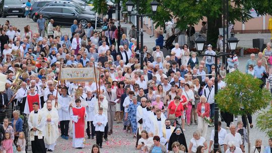 Chełm. Boże Ciało 2025 - uroczysta procesja w centrum miasta [GALERIA ZDJĘĆ]