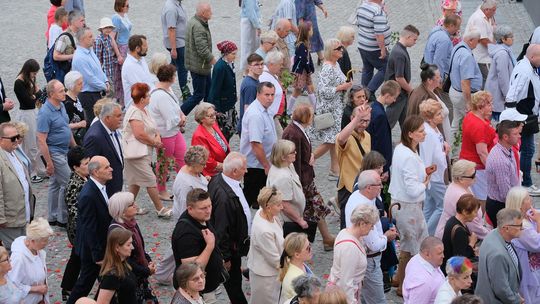 Chełm. Boże Ciało 2025 - uroczysta procesja w centrum miasta [GALERIA ZDJĘĆ]