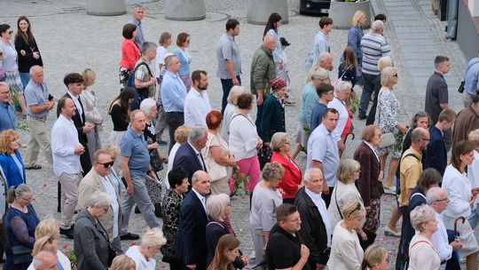 Chełm. Boże Ciało 2025 - uroczysta procesja w centrum miasta [GALERIA ZDJĘĆ]