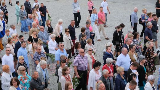 Chełm. Boże Ciało 2025 - uroczysta procesja w centrum miasta [GALERIA ZDJĘĆ]