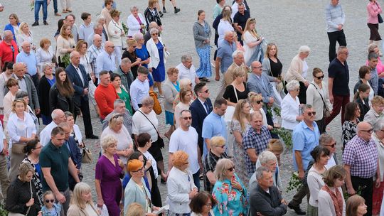 Chełm. Boże Ciało 2025 - uroczysta procesja w centrum miasta [GALERIA ZDJĘĆ]