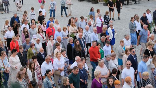 Chełm. Boże Ciało 2025 - uroczysta procesja w centrum miasta [GALERIA ZDJĘĆ]