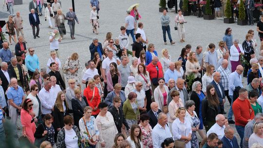 Chełm. Boże Ciało 2025 - uroczysta procesja w centrum miasta [GALERIA ZDJĘĆ]