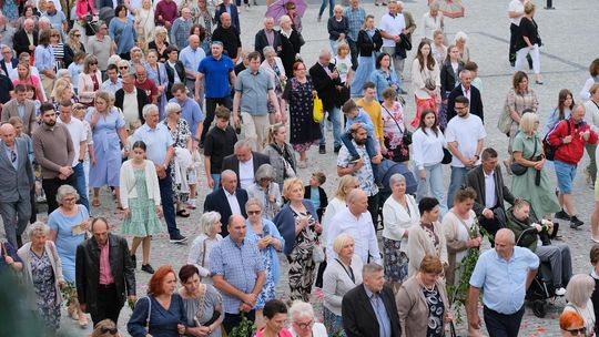 Chełm. Boże Ciało 2025 - uroczysta procesja w centrum miasta [GALERIA ZDJĘĆ]