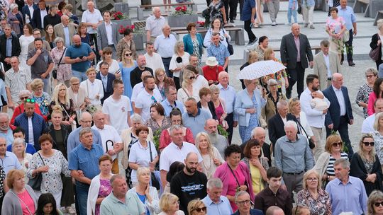 Chełm. Boże Ciało 2025 - uroczysta procesja w centrum miasta [GALERIA ZDJĘĆ]