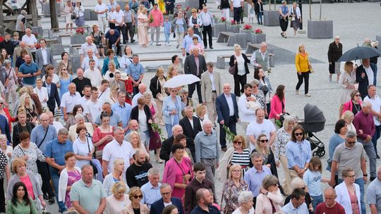 Chełm. Boże Ciało 2025 - uroczysta procesja w centrum miasta [GALERIA ZDJĘĆ]