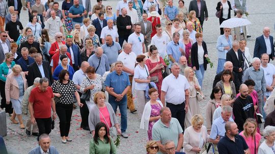 Chełm. Boże Ciało 2025 - uroczysta procesja w centrum miasta [GALERIA ZDJĘĆ]