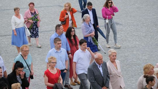 Chełm. Boże Ciało 2025 - uroczysta procesja w centrum miasta [GALERIA ZDJĘĆ]