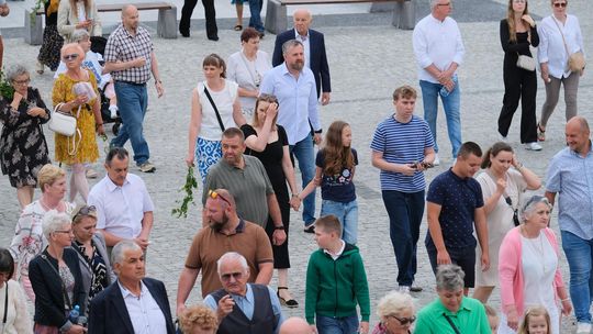 Chełm. Boże Ciało 2025 - uroczysta procesja w centrum miasta [GALERIA ZDJĘĆ]