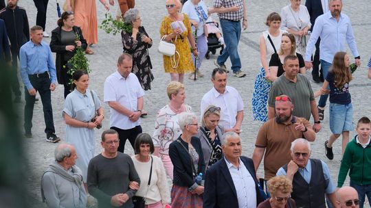 Chełm. Boże Ciało 2025 - uroczysta procesja w centrum miasta [GALERIA ZDJĘĆ]