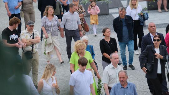 Chełm. Boże Ciało 2025 - uroczysta procesja w centrum miasta [GALERIA ZDJĘĆ]