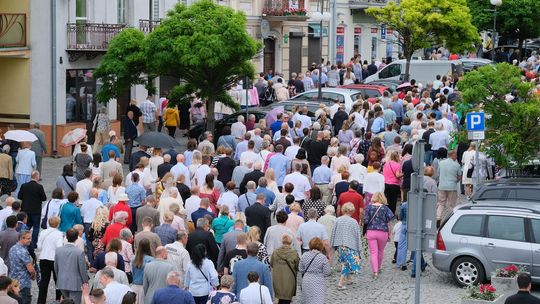Chełm. Boże Ciało 2025 - uroczysta procesja w centrum miasta [GALERIA ZDJĘĆ]