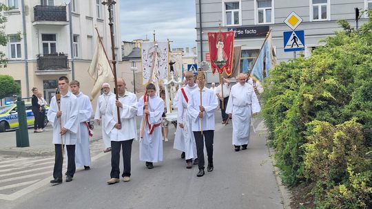 Chełm. Boże Ciało 2025 - uroczysta procesja w centrum miasta [GALERIA ZDJĘĆ]