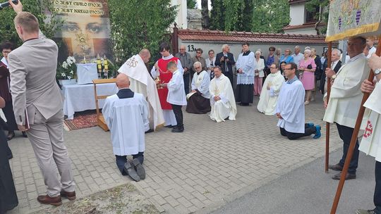 Chełm. Boże Ciało 2025 - uroczysta procesja w centrum miasta [GALERIA ZDJĘĆ]