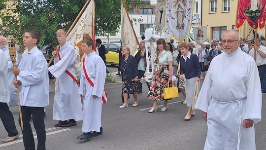 Chełm. Boże Ciało 2025 - uroczysta procesja w centrum miasta [GALERIA ZDJĘĆ]