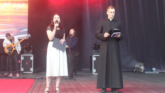 Chełm. Wieczór Chwały "W Nim jest życie" w Amfiteatrze w Kumowej Dolinie [GALERIA ZDJĘĆ]