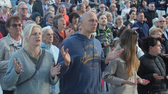 Chełm. Wieczór Chwały "W Nim jest życie" w Amfiteatrze w Kumowej Dolinie [GALERIA ZDJĘĆ]