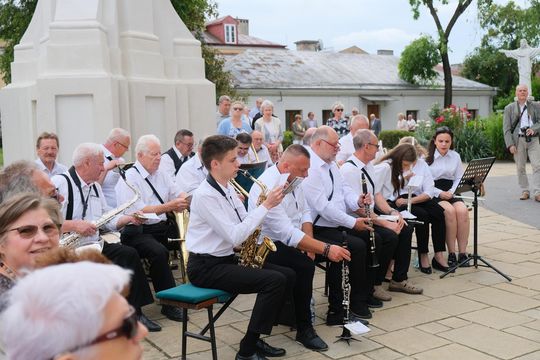 Chełm. Boże Ciało 2025 - uroczysta msza św. w kościele pw. Rozesłania Świętych Apostołów [GALERIA ZDJĘĆ]