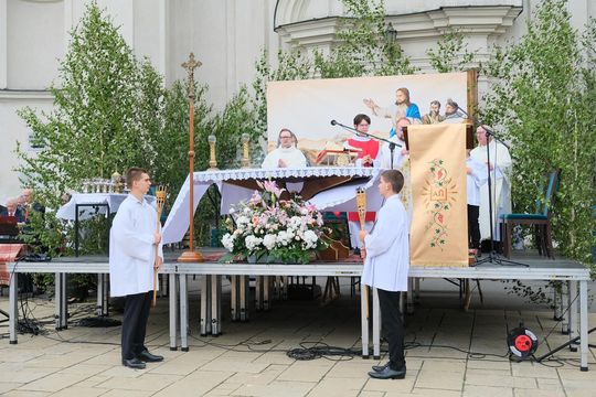 Chełm. Boże Ciało 2025 - uroczysta msza św. w kościele pw. Rozesłania Świętych Apostołów [GALERIA ZDJĘĆ]