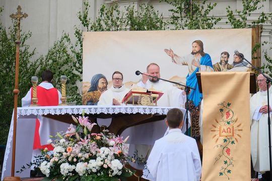 Chełm. Boże Ciało 2025 - uroczysta msza św. w kościele pw. Rozesłania Świętych Apostołów [GALERIA ZDJĘĆ]