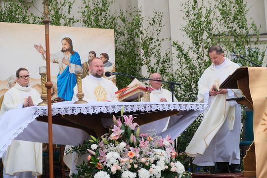 Chełm. Boże Ciało 2025 - uroczysta msza św. w kościele pw. Rozesłania Świętych Apostołów [GALERIA ZDJĘĆ]