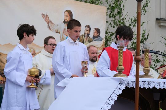 Chełm. Boże Ciało 2025 - uroczysta msza św. w kościele pw. Rozesłania Świętych Apostołów [GALERIA ZDJĘĆ]