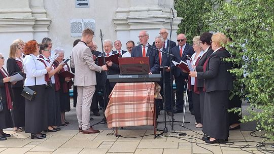 Chełm. Boże Ciało 2025 - uroczysta msza św. w kościele pw. Rozesłania Świętych Apostołów [GALERIA ZDJĘĆ]