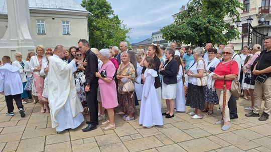 Chełm. Boże Ciało 2025 - uroczysta msza św. w kościele pw. Rozesłania Świętych Apostołów [GALERIA ZDJĘĆ]