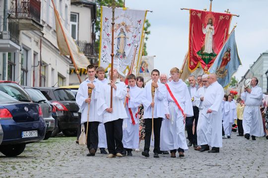 Chełm. Boże Ciało 2025 - uroczysta procesja w centrum miasta [GALERIA ZDJĘĆ]