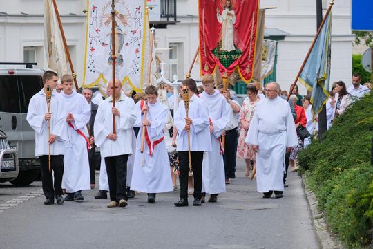 Chełm. Boże Ciało 2025 - uroczysta procesja w centrum miasta [GALERIA ZDJĘĆ]