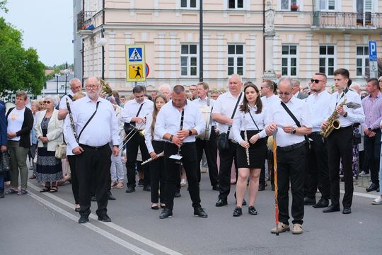 Chełm. Boże Ciało 2025 - uroczysta procesja w centrum miasta [GALERIA ZDJĘĆ]