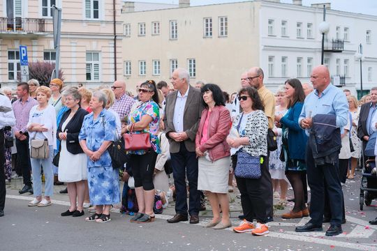 Chełm. Boże Ciało 2025 - uroczysta procesja w centrum miasta [GALERIA ZDJĘĆ]
