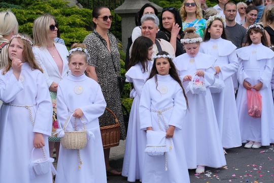 Chełm. Boże Ciało 2025 - uroczysta procesja w centrum miasta [GALERIA ZDJĘĆ]