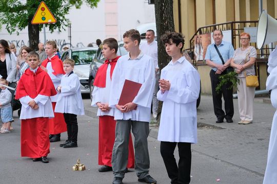 Chełm. Boże Ciało 2025 - uroczysta procesja w centrum miasta [GALERIA ZDJĘĆ]
